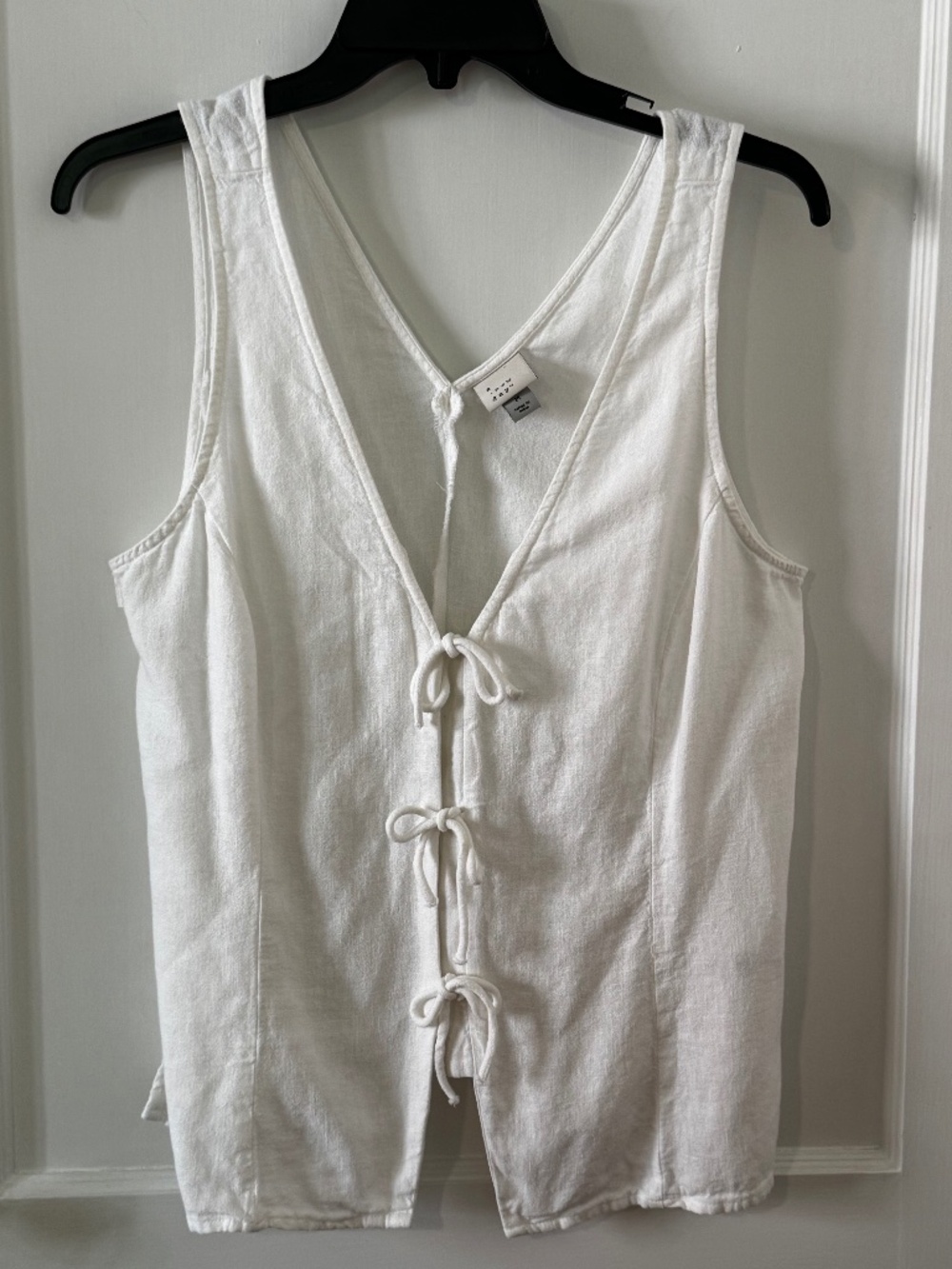 New! Linen/rayon tie front sleeveless top from a new day, white, size M
